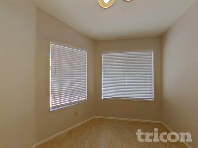 Building Photo - 1938 E Wagoner Rd