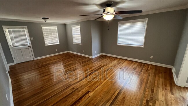 Foto del edificio - 4319 Dunn Rd