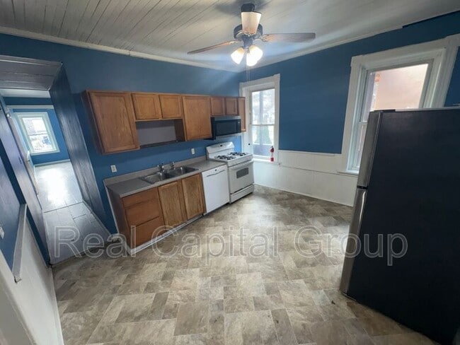 Building Photo - 22 Church St