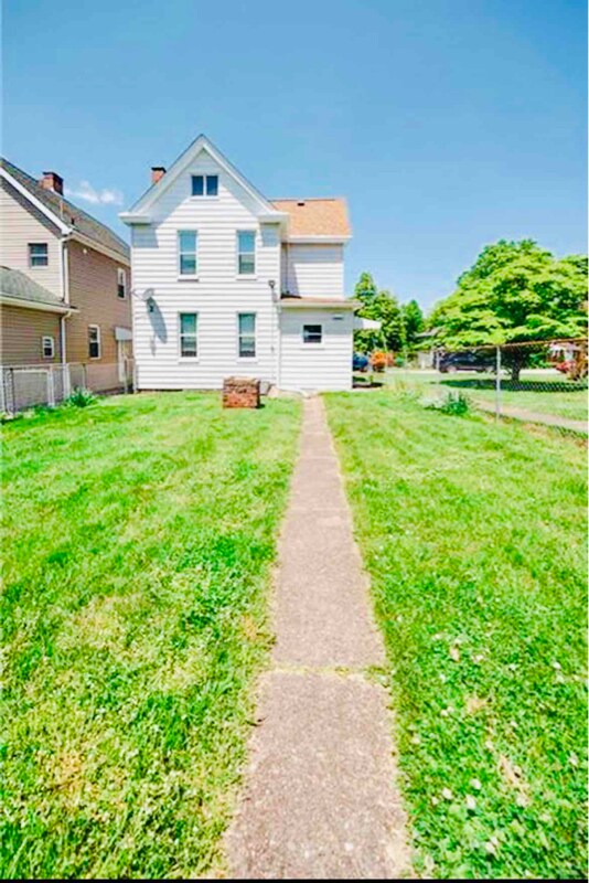 Foto del edificio - 108 Ellsworth Ave