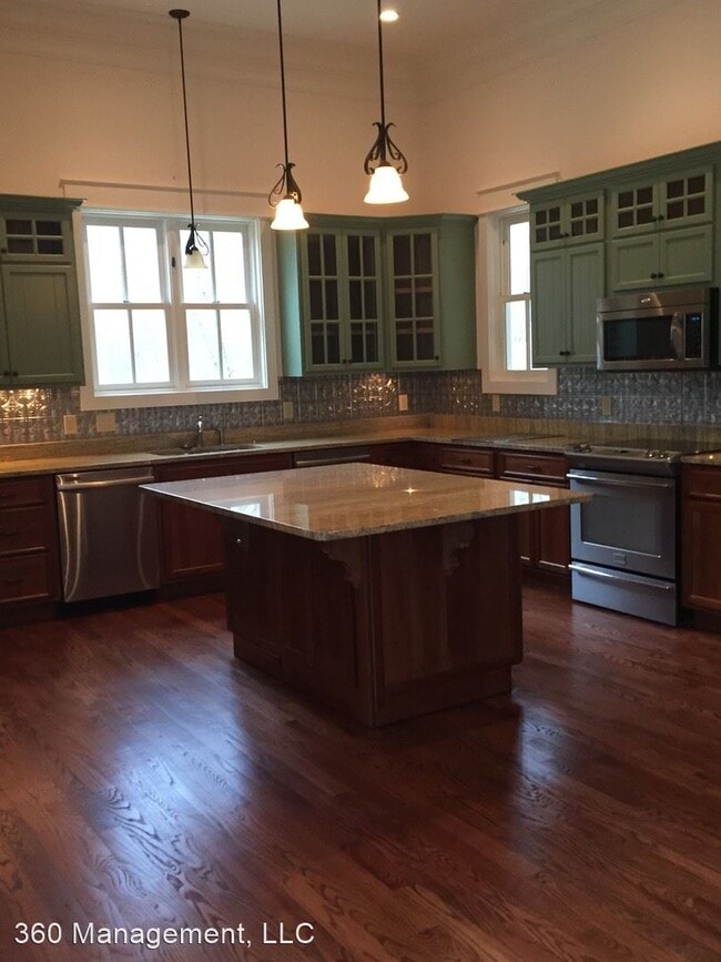 Building Photo - 4 br, 2.5 bath House - 244 Chadwick Ln