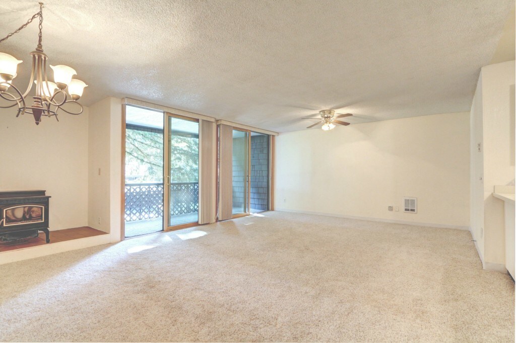 Primary Photo - 6355 137th Ave NE