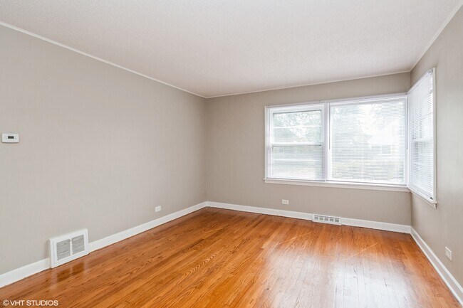 Foto del edificio - 6624 Hubbard Ln