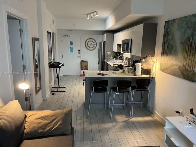 Foto del edificio - 321 NE 26th St