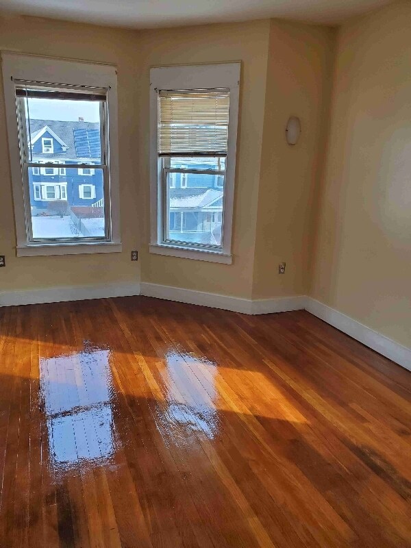 Foto del edificio - 137 Glenway St
