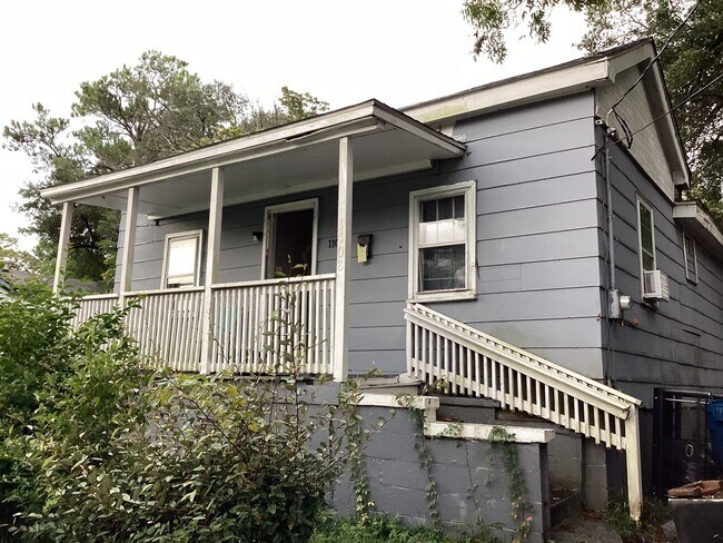 Building Photo - DOWNTOWN WILMINGTON! 2BD/1BA