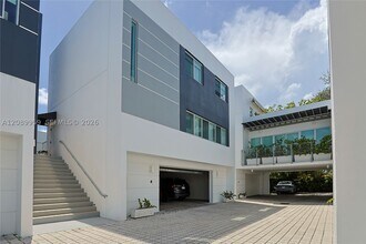 Building Photo - 7520 SW 59th St