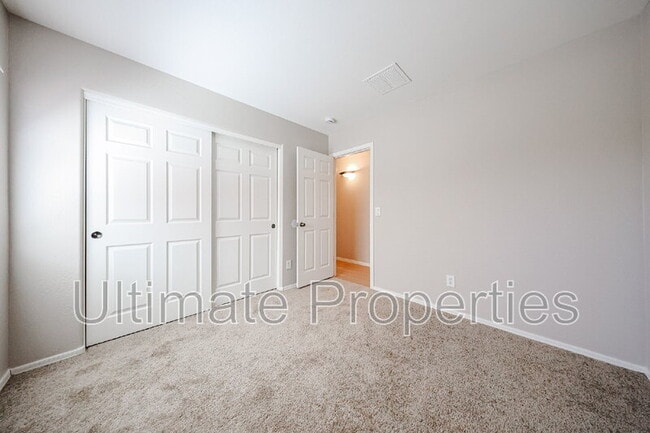 Building Photo - 21532 W Durango St