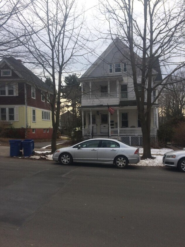 Foto principal - 19 Curtis Ave
