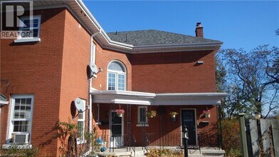 Building Photo - 39 Cedar St