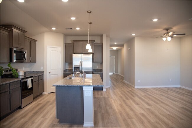 Foto del edificio - 2145 Chief St