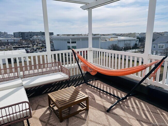 Foto del edificio - 2-44 Beach Breeze Pl