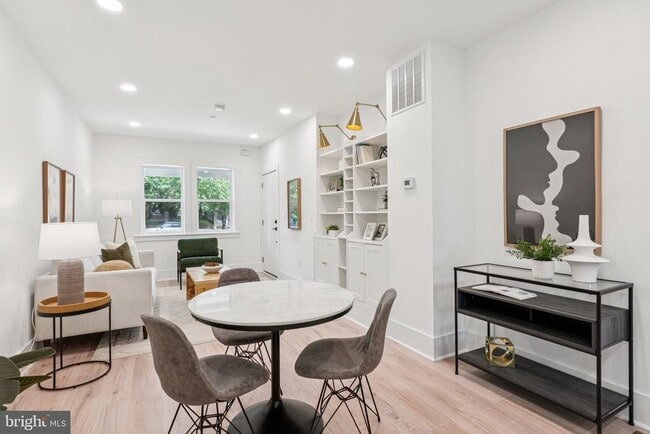 Foto del edificio - 2608 4th St NE