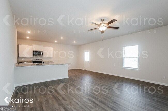 Foto del edificio - 4000 Bridgewood Wy