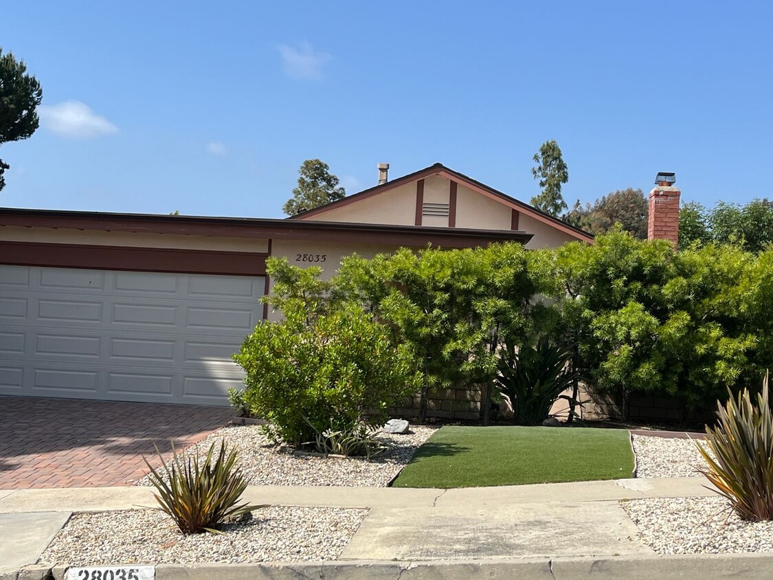 Primary Photo - A BEAUTY! 2 BR/2 Bath PLUS LARGE OFFICE, 1...