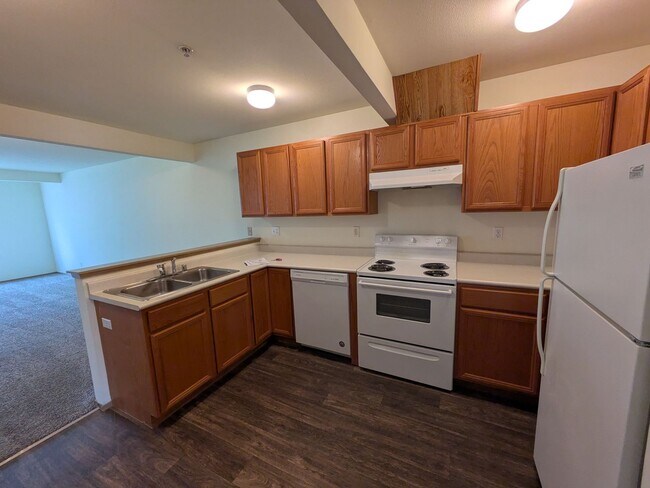 Building Photo - 2 bed/1 bath Apartment on Northwest Ave!