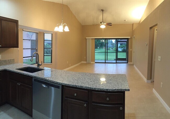 Building Photo - 2623 Magdalina Dr