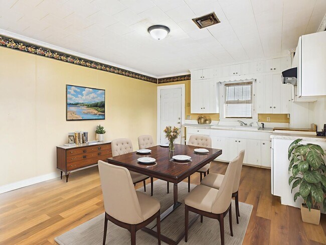 Building Photo - 2 bed, 1 bath available in Lafayette!