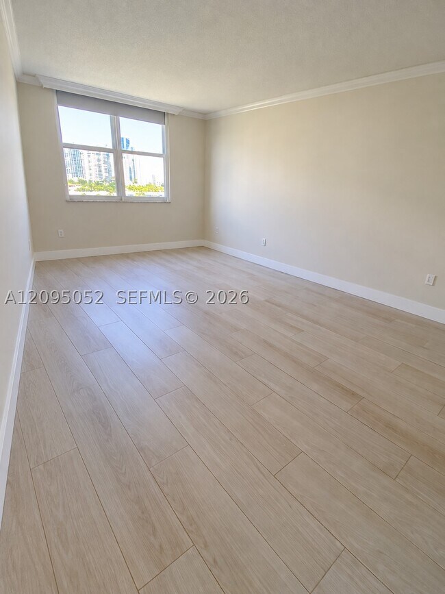 Foto del edificio - 500 Bayview 621