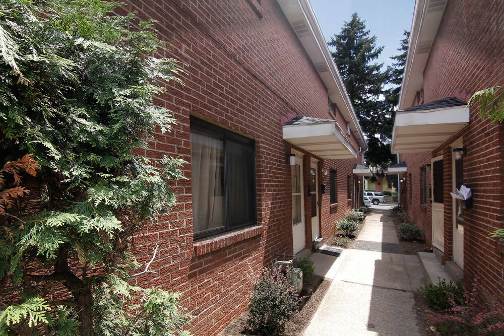 419 Franklin Ave, Pittsburgh, PA 15221 Townhome Rentals in Pittsburgh