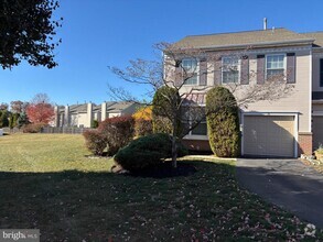 Building Photo - 76 Honey Locust Ln