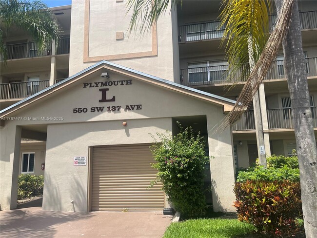 Foto del edificio - 550 SW 137th Ave