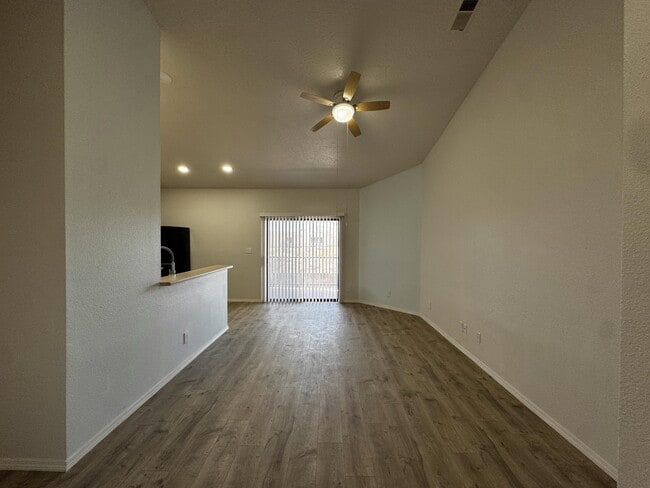 Foto del edificio - 1109 Meadowlark Way SE