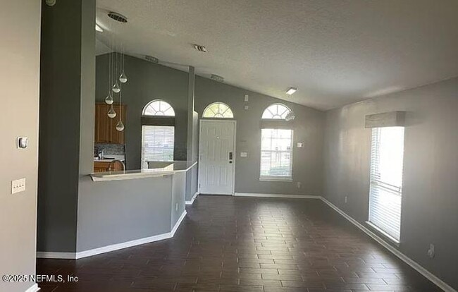 Building Photo - 1806 Forest Creek Dr
