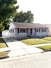 Building Photo - 568 Boyd St