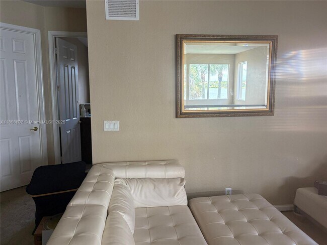 Foto del edificio - 947 NW Leonardo Cir