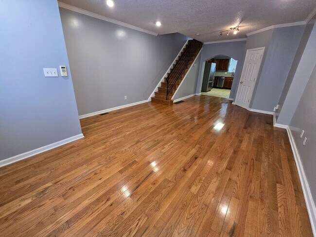 Foto del edificio - Bright 3 bed 1.5 bath