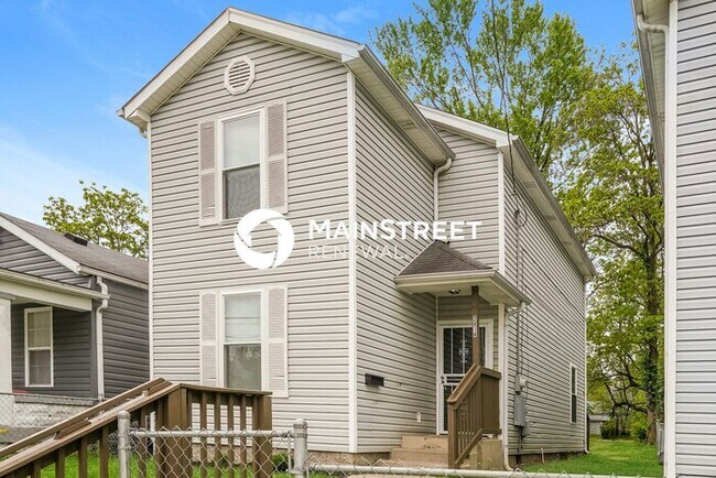 Foto del edificio - 3 Bedroom Pet-Friendly Home in Louisville, KY with Main Street Renewal
