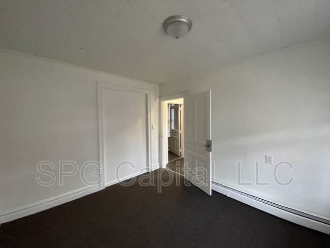 Building Photo - 133 Hamilton Ave