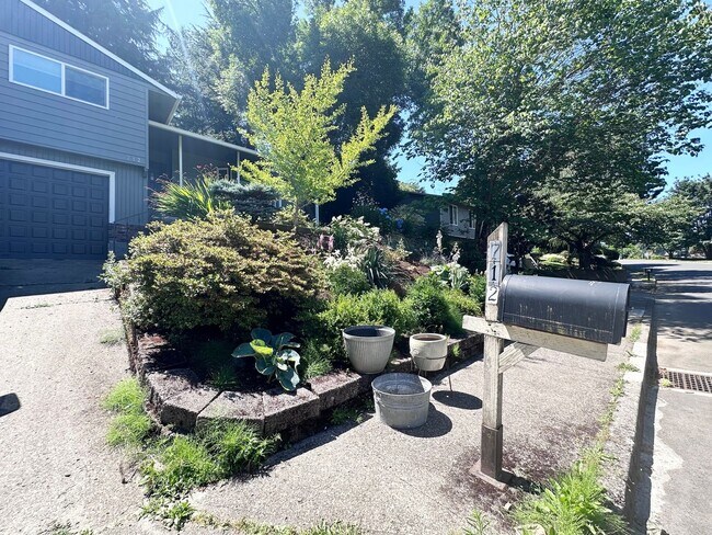 Foto del edificio - Modern Home 4 Bed 2.5 Bath in Gresham Butte!