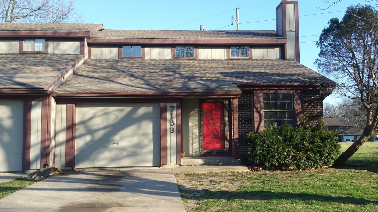 7133 King St, Shawnee, KS 66203 Townhome Rentals in Shawnee KS