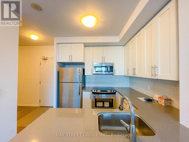 Building Photo - 540-540 Bur Oak Ave