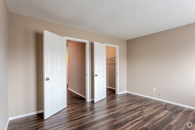 2BR, 1.5 BA - 1100 SF - Silver Springs