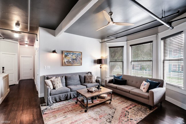 Building Photo - 3 br, 2 bath  - 201 E Courtland #101
