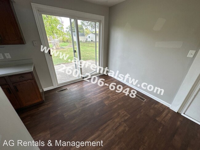 Building Photo - 3 br, 1 bath House - 2714 Fairbrook Ct