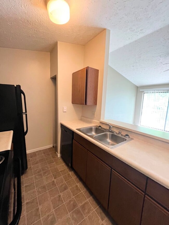 Foto del edificio - Beautiful 2BR/2BA Condo with Pool, Fitness Center & Private Balcony