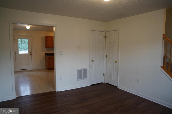 Building Photo - 33 Genesis Dr