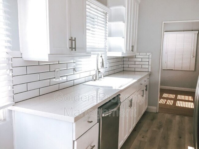 Foto del edificio - 4615 Esther St