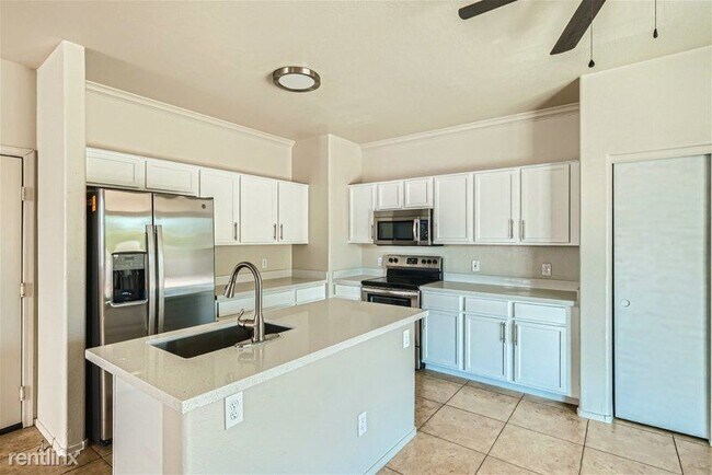 Building Photo - 4 br, 3 bath House - 6245 W Illini Street ...