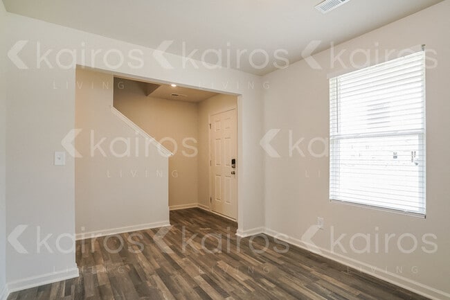 Building Photo - 105 Kyle's Dr