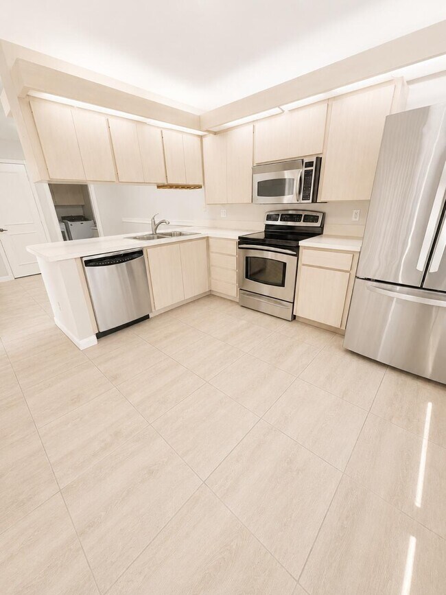 Building Photo - 3115 Kingston Ct