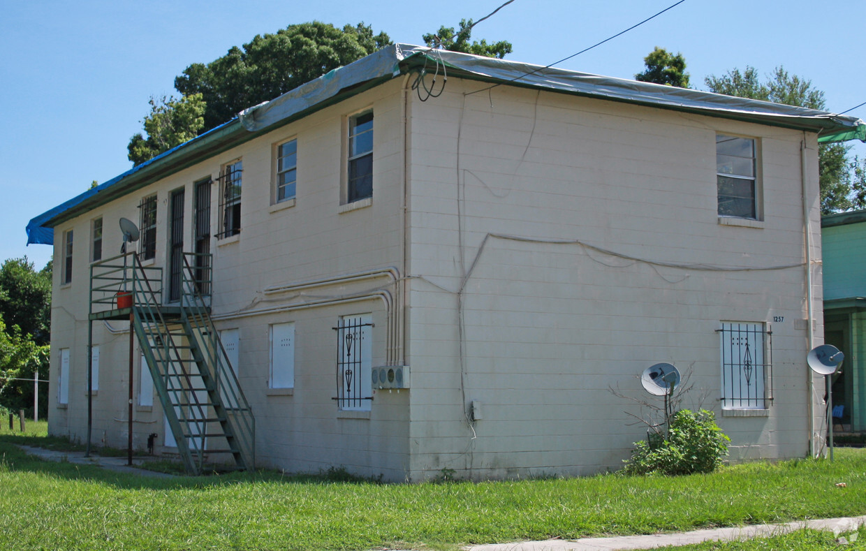 Primary Photo - 1257 W 16th St