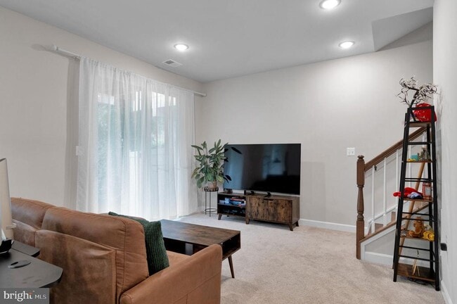 Building Photo - 7203 Mountaineer Dr