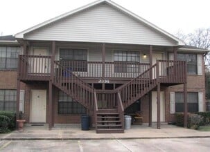Building Photo - 2336 N Pearland Ave