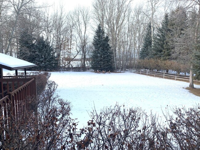 Building Photo - 126 Hitching Post Rd