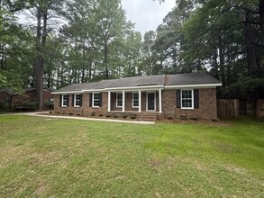 Building Photo - 117 Greenwood Dr